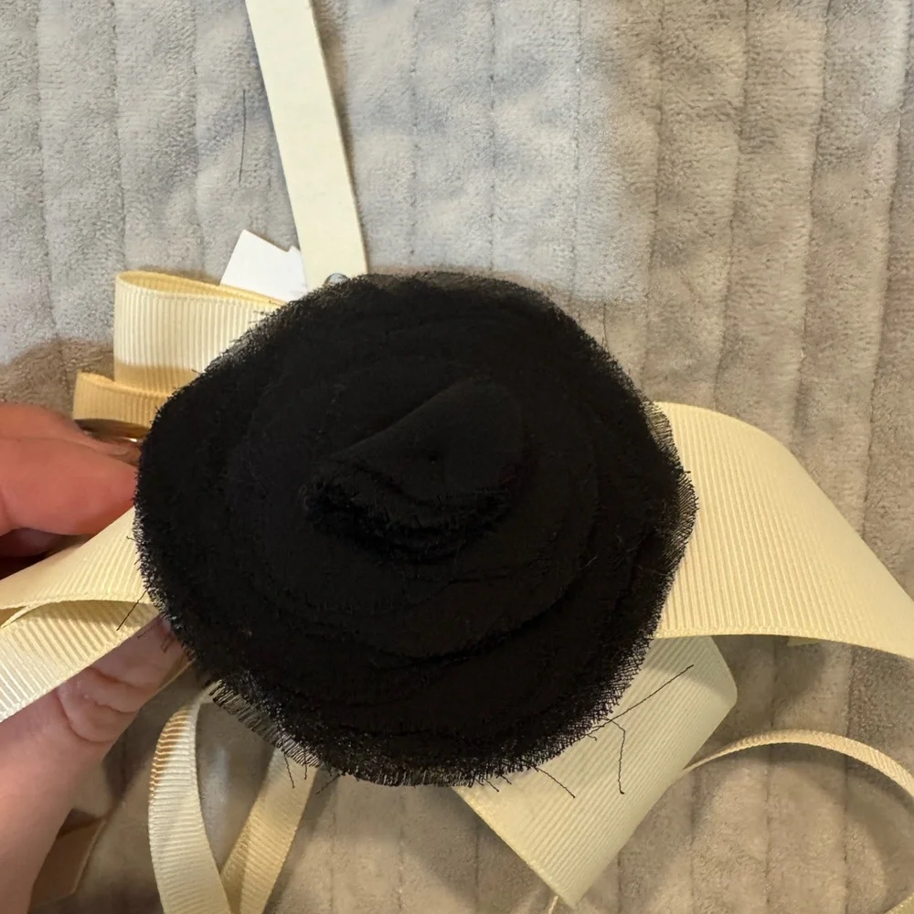 🟡3/$15 DEAL! J. Crew Cream and Black Ribbon Bow Belt / Sash / Hair Accessorie - Picture 3 of 3